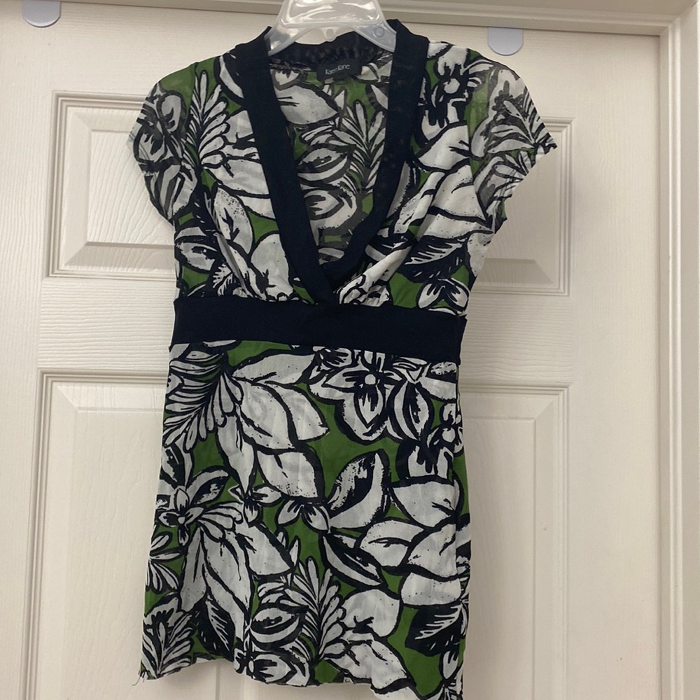 Karen kane mesh top size large